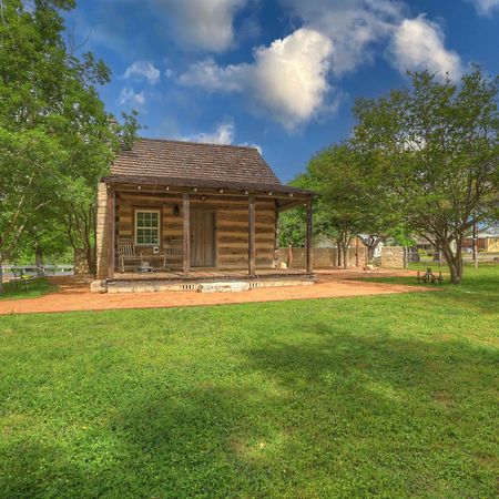 Vila Town Creek Cabin Walk To Main St Fredericksburg Exteriér fotografie